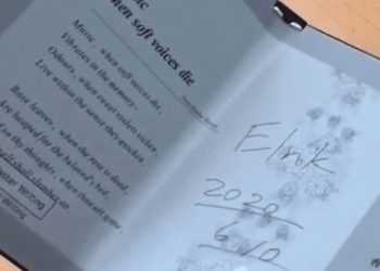 Amazon đang phát triển thiết bị đọc sách kỹ thuật số có thể đóng gập ?