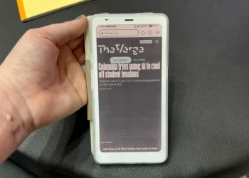 Boox Palma thế hệ mới với 4G LTE và màn E Ink màu – chiếc điện thoại E Ink đã thành sự thật?