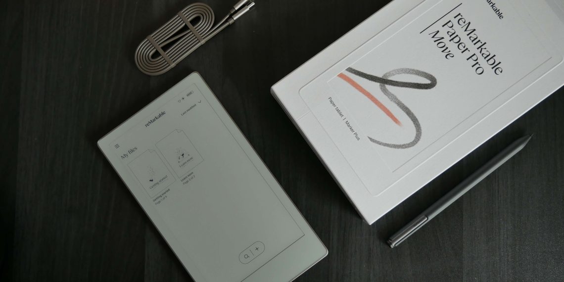 Tất Tần Tật Về Remarkable Paper Pro Move