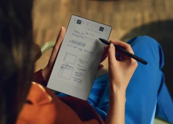 Ra mắt reMarkable Paper Pro Move – Máy ghi chú màu 7,3 inch nhỏ gọn, có đáng ‘rút ví’?”